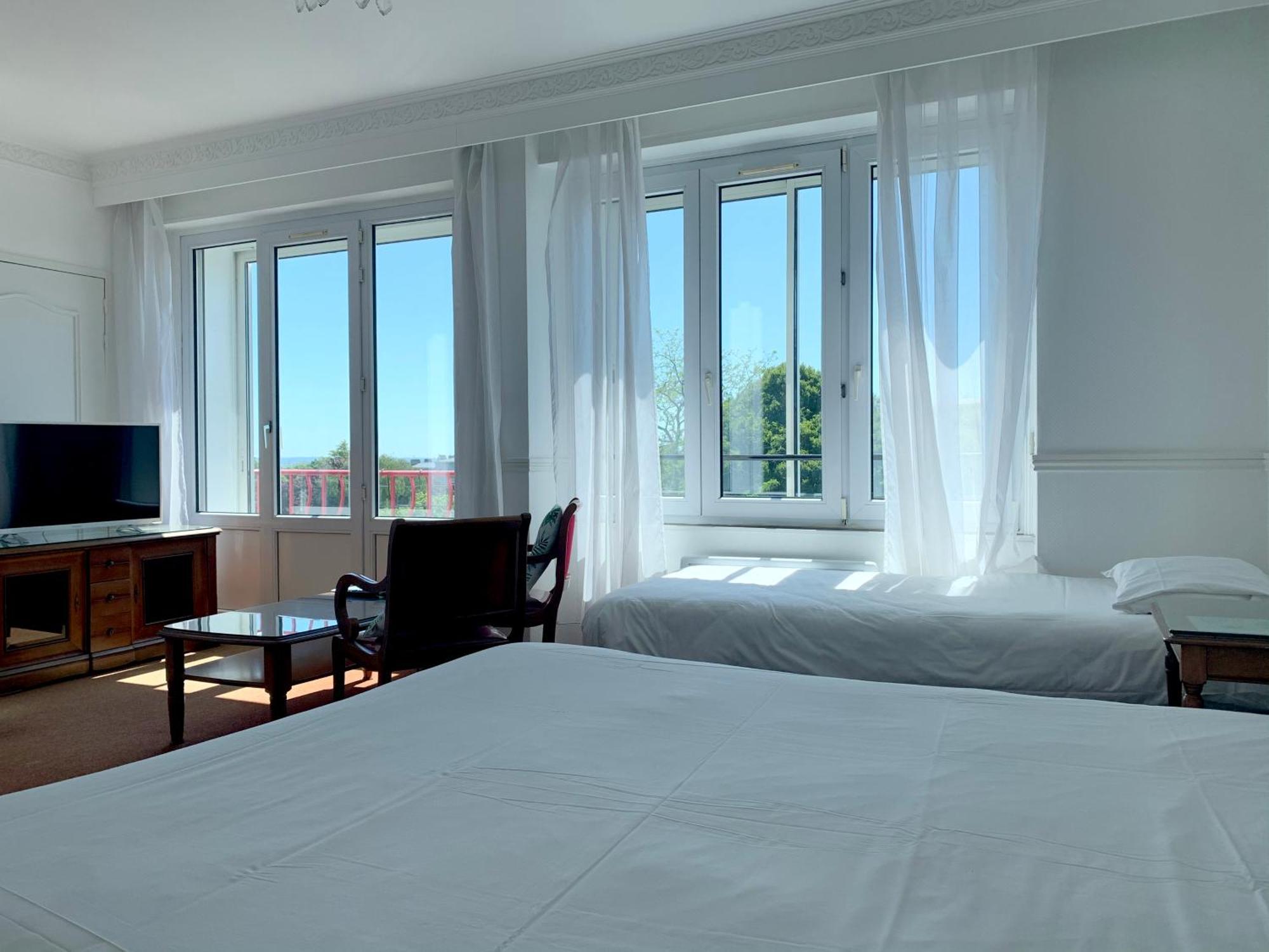 Abalys Hotel Brest Bagian luar foto